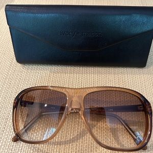Ivory & Mason sunglasses Cognac/Ken. New with case